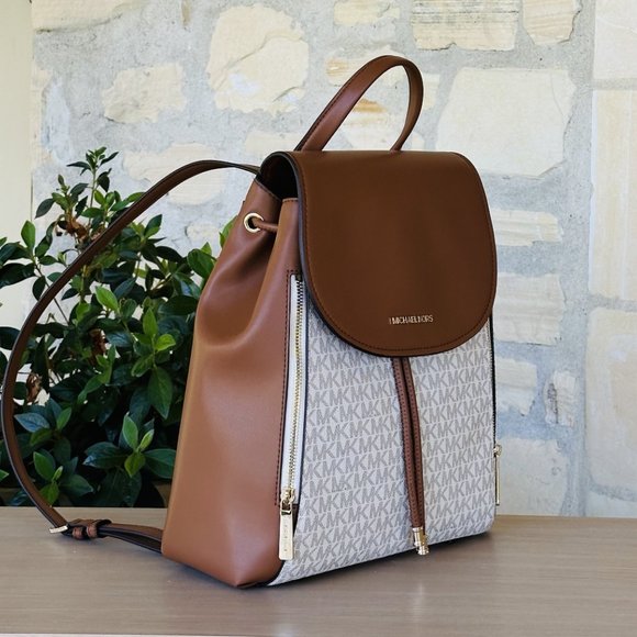 Michael Kors Phoebe Medium Drawstring Backpack Purse Vanilla NWT Women Authentic - Picture 2 of 7